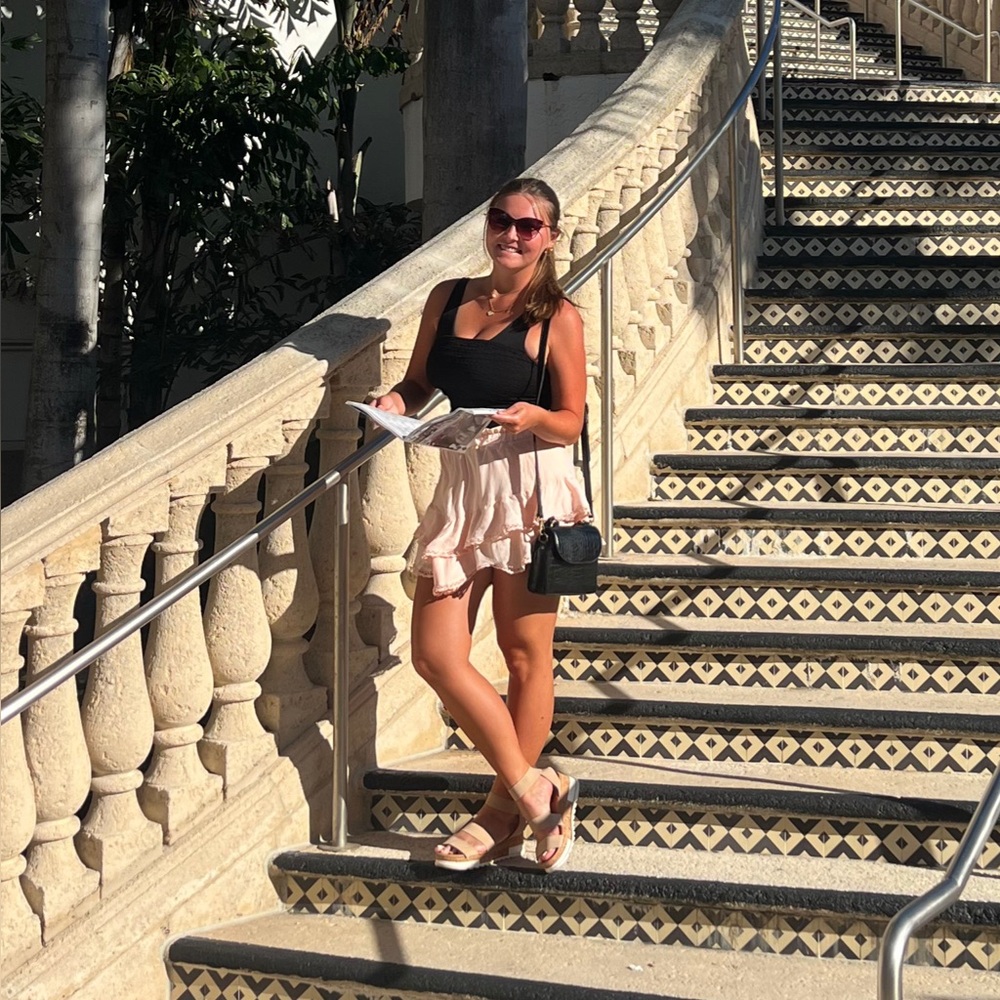 Get To Know Samantha ☀️ - Picture 4 of 8